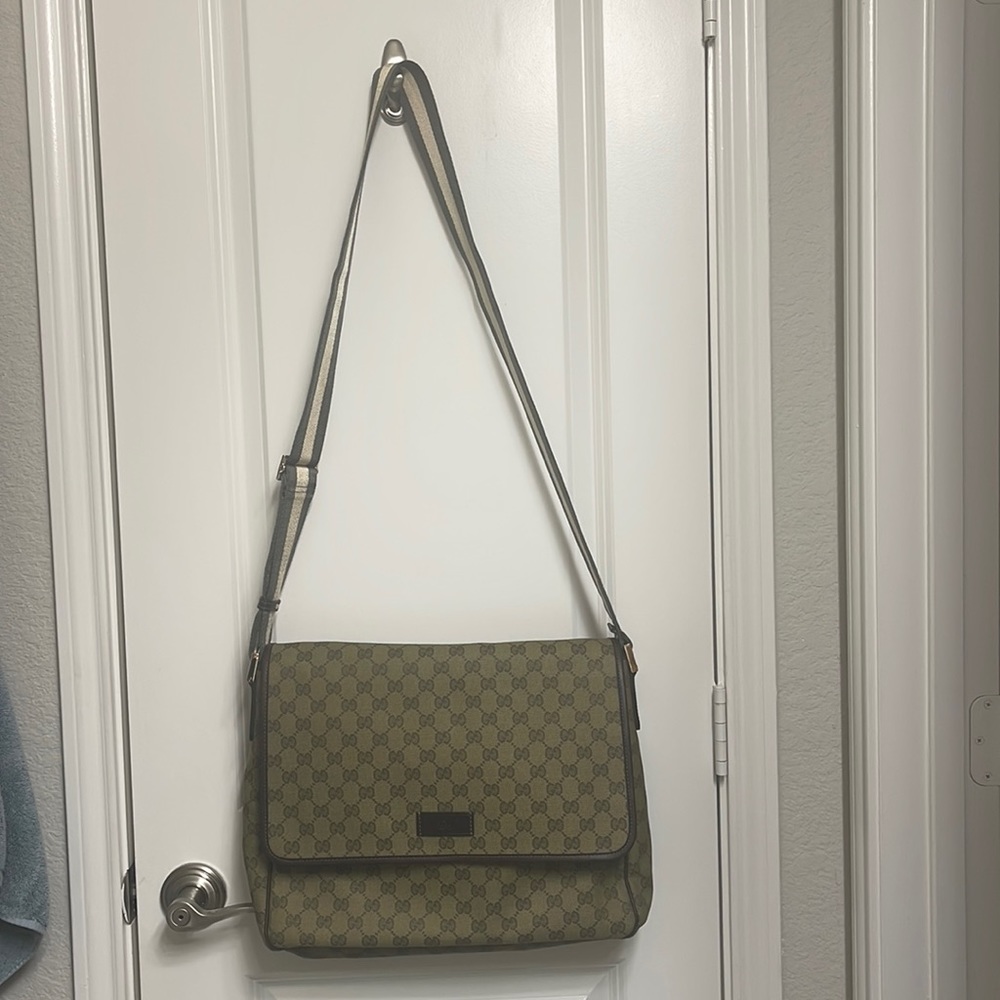 Gucci. Messenger bag or Laptop bag. Almost brand new condition